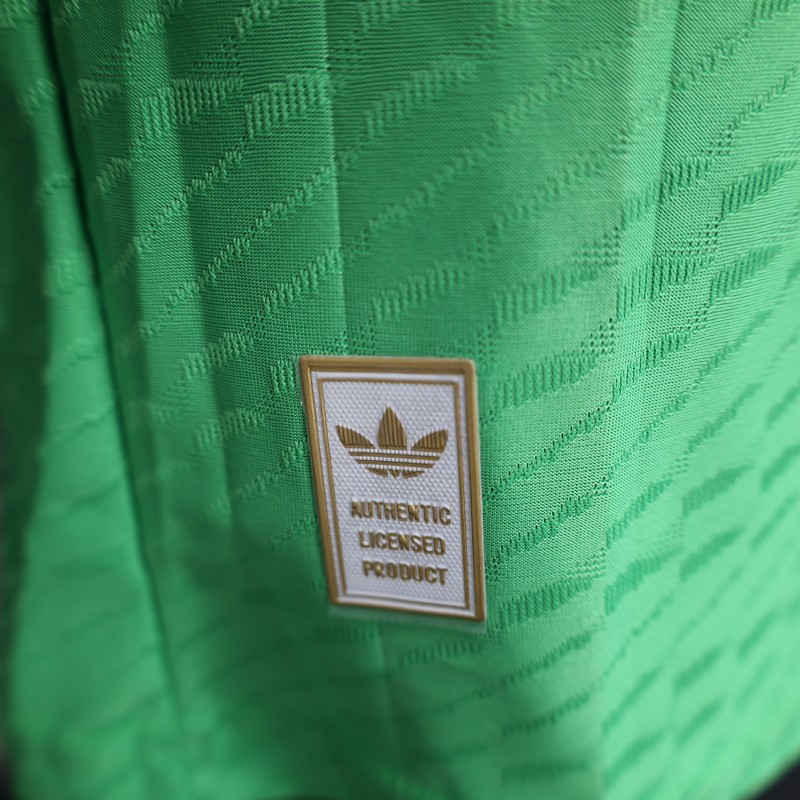 Player Version 25/26 Manchester United Green Goalkeeper Jersey
