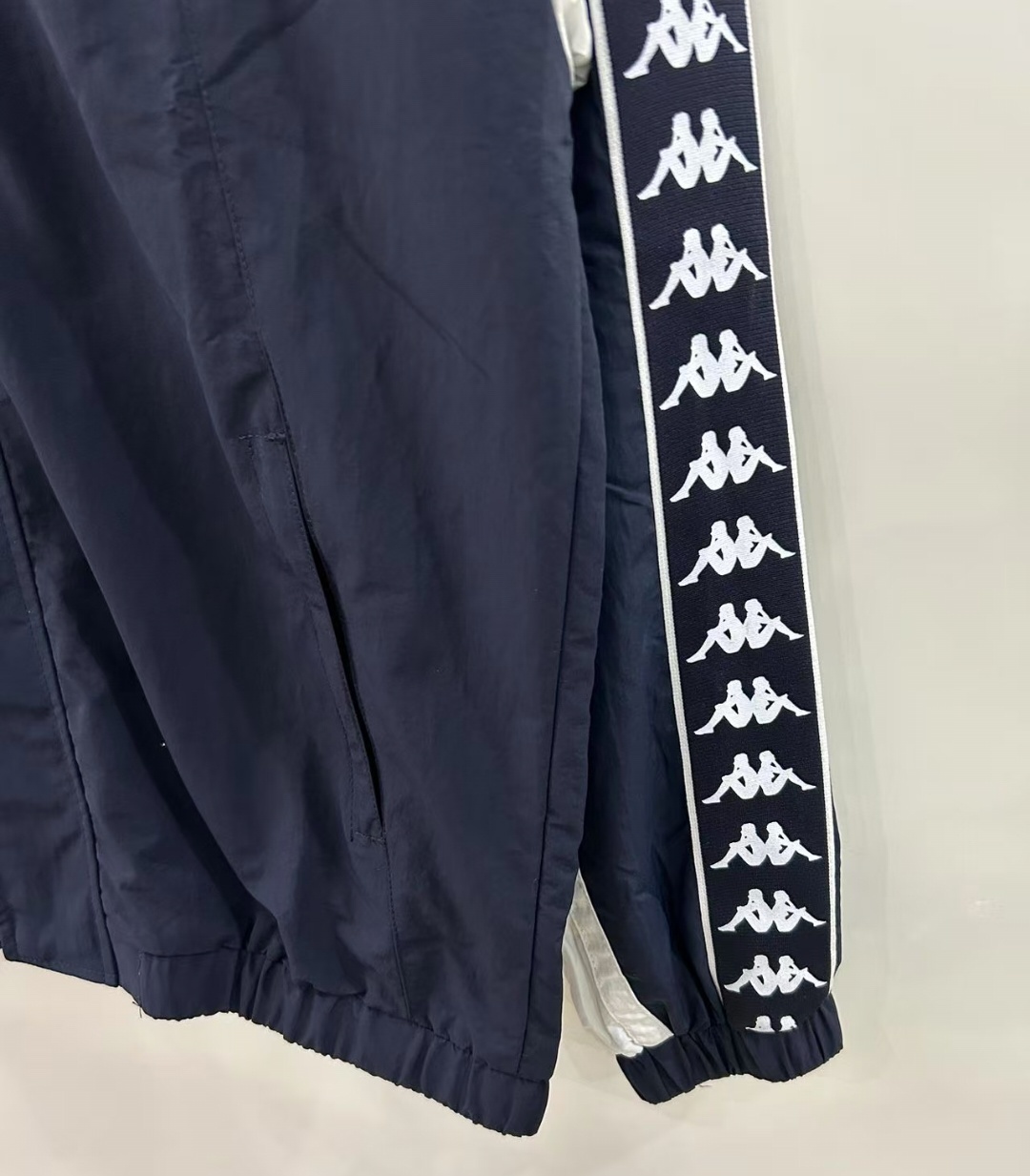 25/26 Real Madrid 1967 Style Black/White Windbreaker