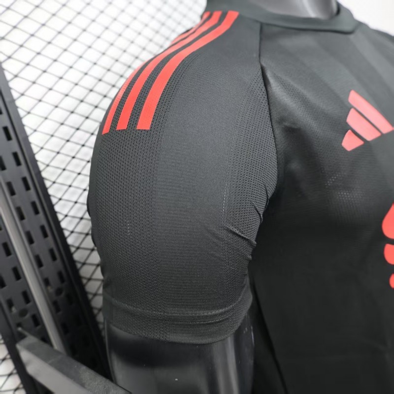 Player Version 25/26 Liverpool Black Jersey