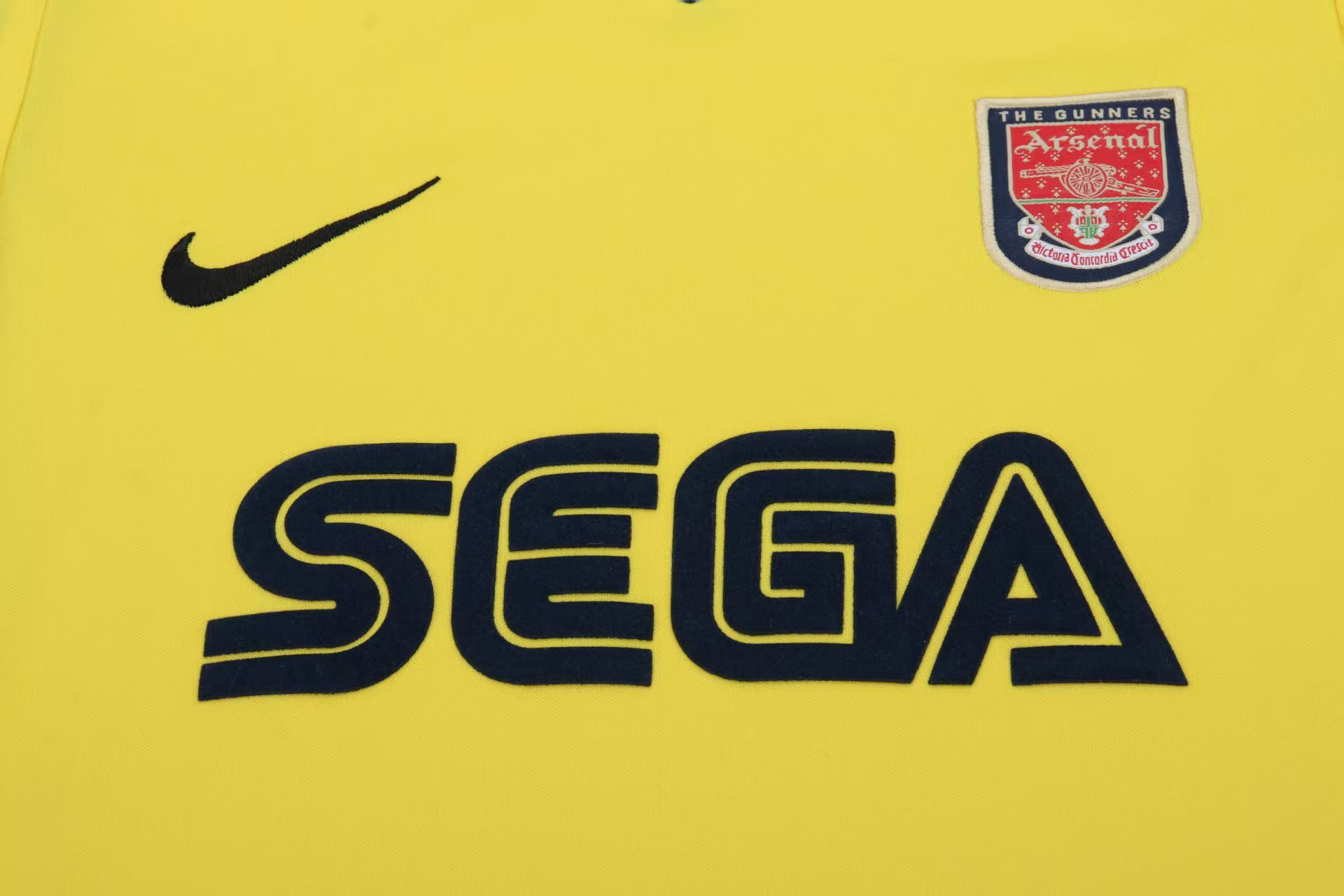 Retro Kids 00/01 Arsenal Away Jersey