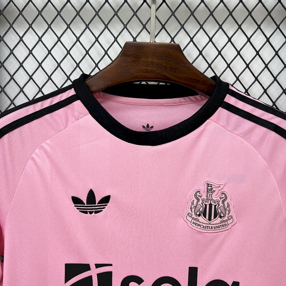 2025/26 Mens Newcastle United Goalkeeper Jersey